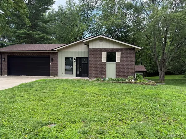 25 Glen Ridge Drive, Glen Carbon, IL 62034