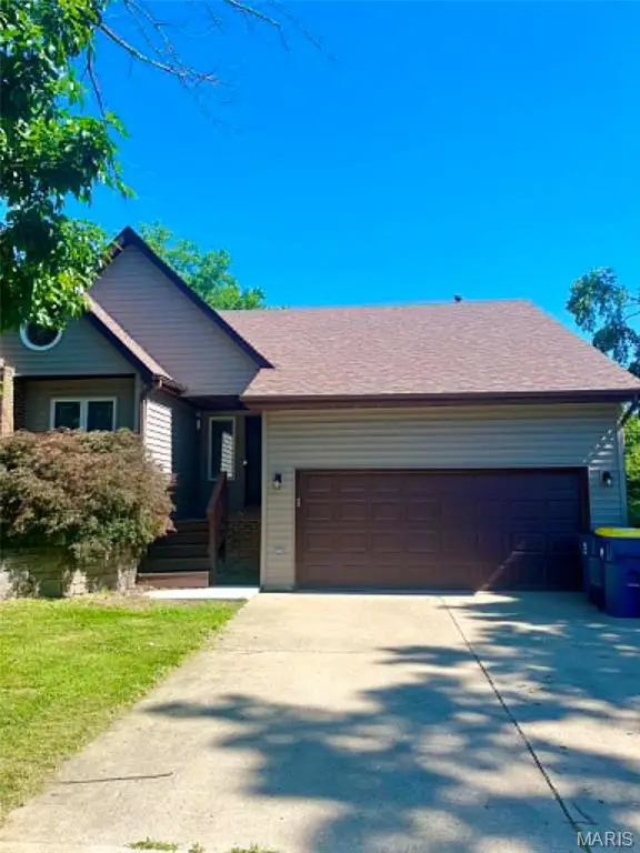 7342 W Main Street, Maryville, IL 62062