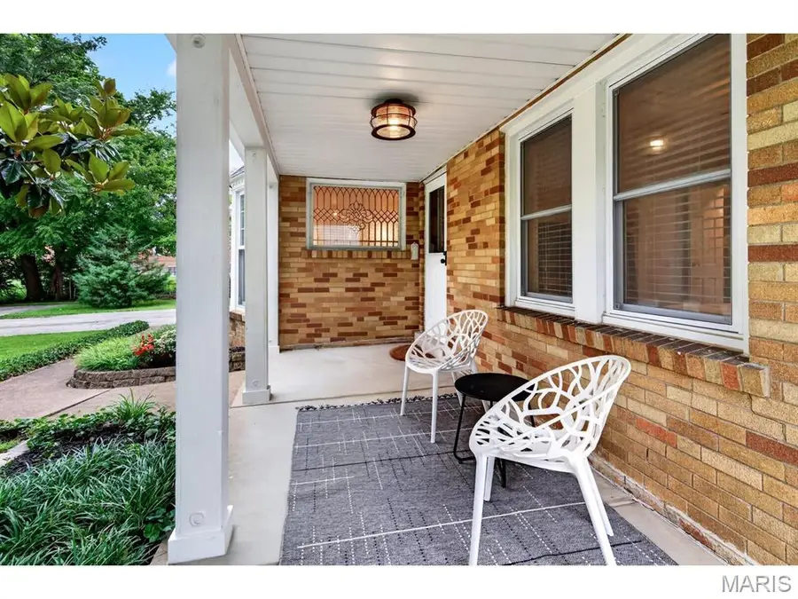 423 Maelln Drive, Webster Groves, MO 63119 - #2