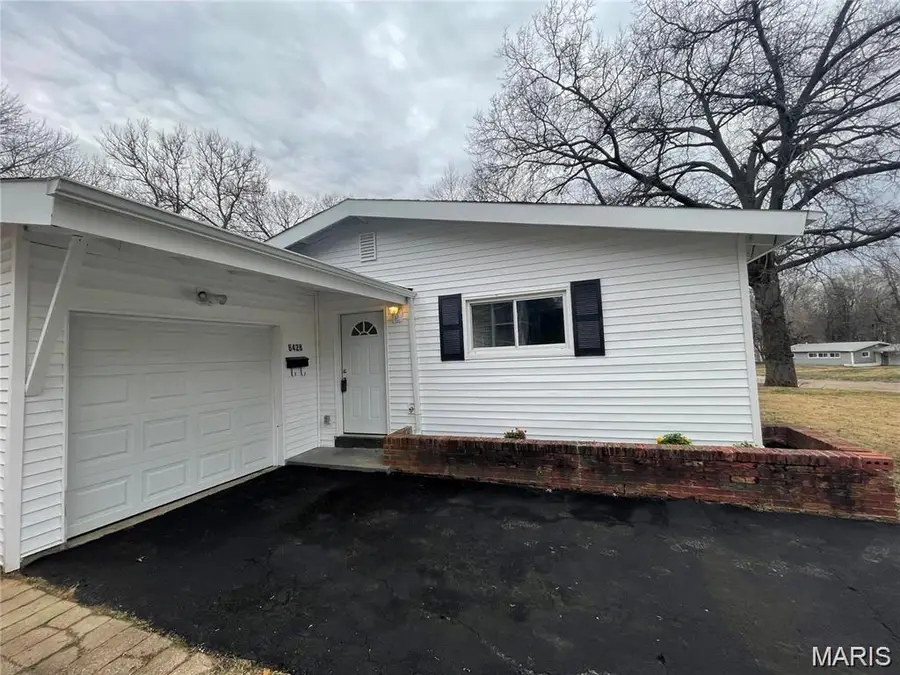 8428 Saint Olaf Drive, Saint Louis, MO 63134 - #2