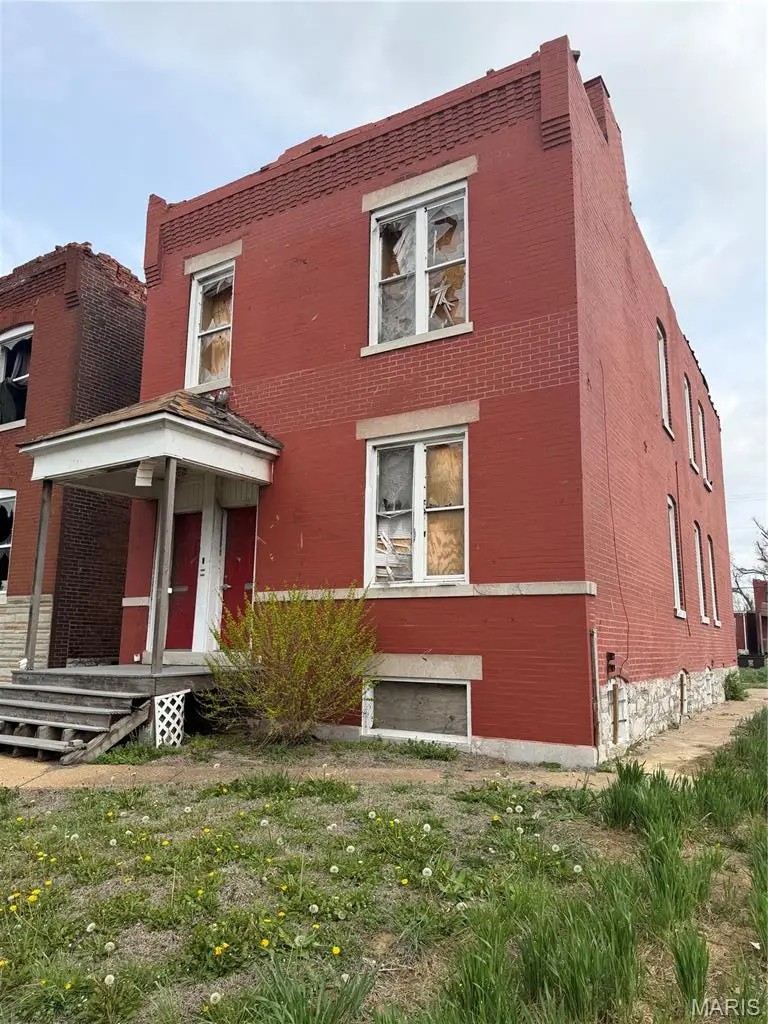 4305 Margaretta Avenue, Saint Louis, MO 63115 - #2
