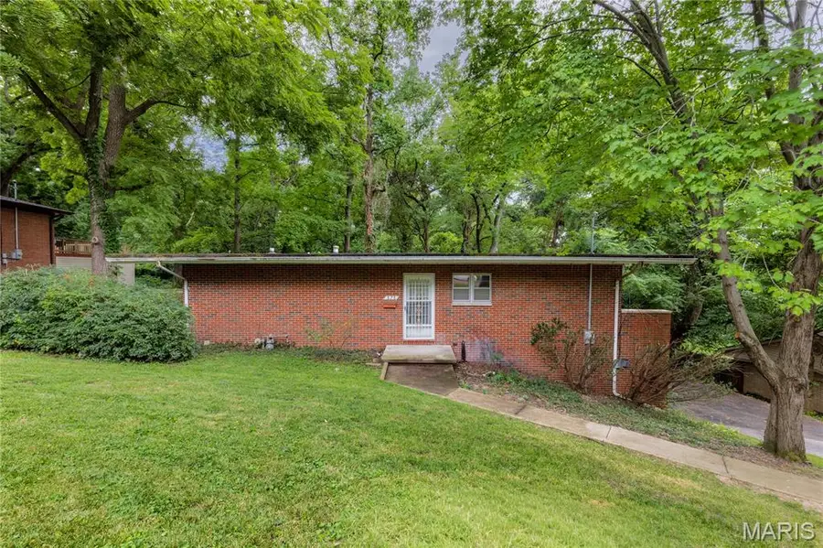 828 Willoway Avenue, East Alton, IL 62024 - #3