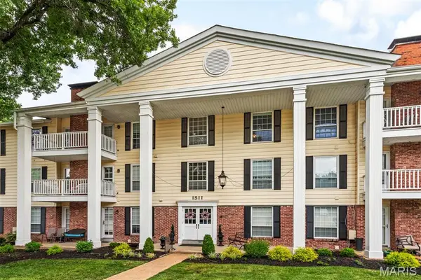 1511 Hampton Hall Drive #10, Chesterfield, MO 63017