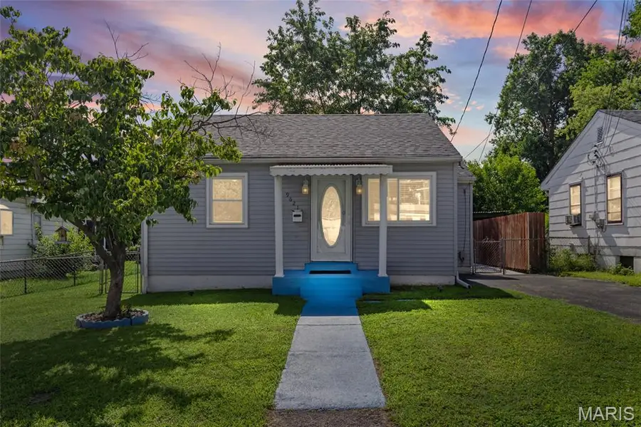 9621 Clyde Avenue, Saint Louis, MO 63125 - #2