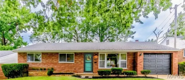 1015 Chartres Avenue, University City, MO 63132