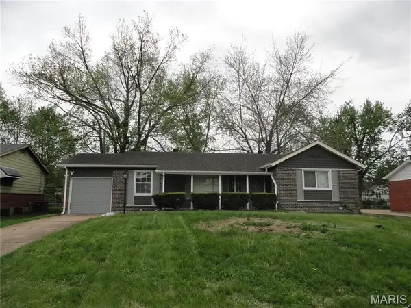 2240 Windsor Drive, St Louis, MO 63033