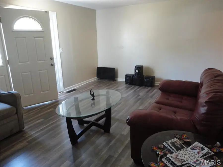10323 Varnum Drive, Saint Louis, MO 63136 - #3
