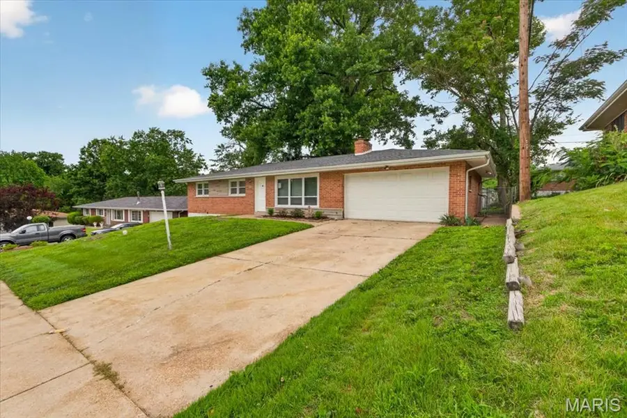 917 Westwold Avenue, Ferguson, MO 63135 - #3