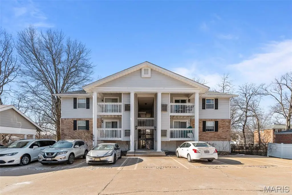 621 S Kirkwood Road #202, Kirkwood, MO 63122 - #1