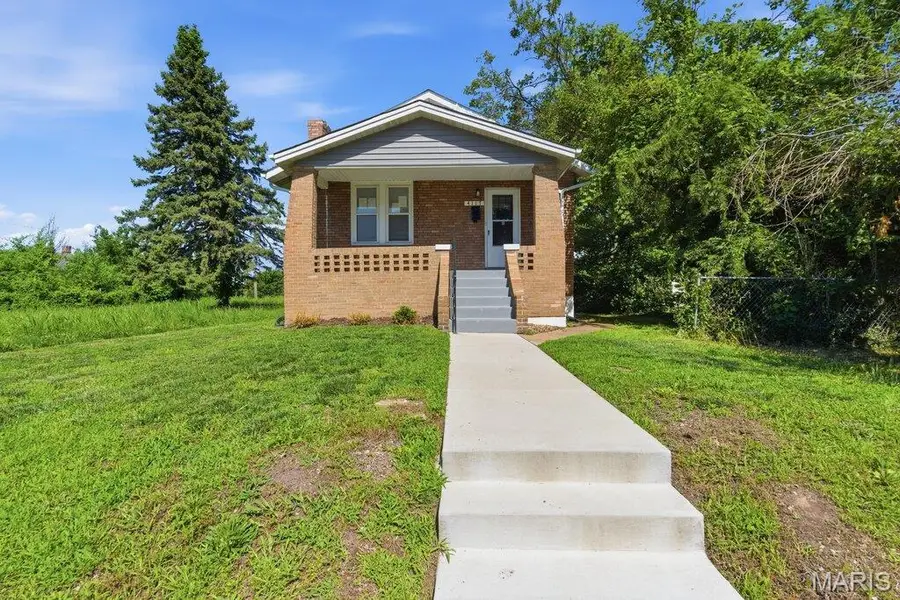 4117 Ravenwood Avenue, Pine Lawn, MO 63121 - #3