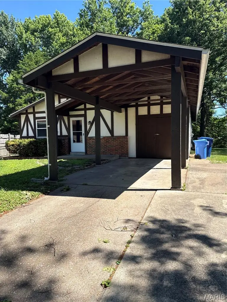 2423 Soundview Court, Florissant, MO 63031 - #1