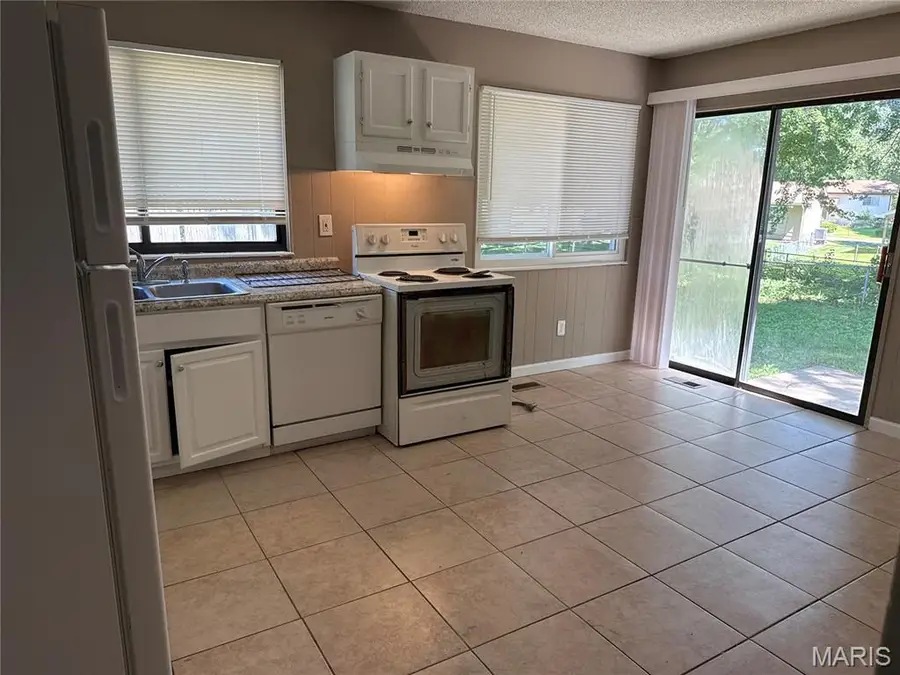 2423 Soundview Court, Florissant, MO 63031 - #2