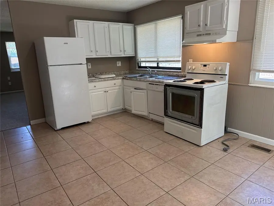 2423 Soundview Court, Florissant, MO 63031 - #3