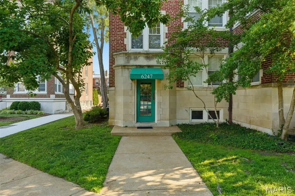 6247 N Rosebury Avenue #1 W, Saint Louis, MO 63105 - #1