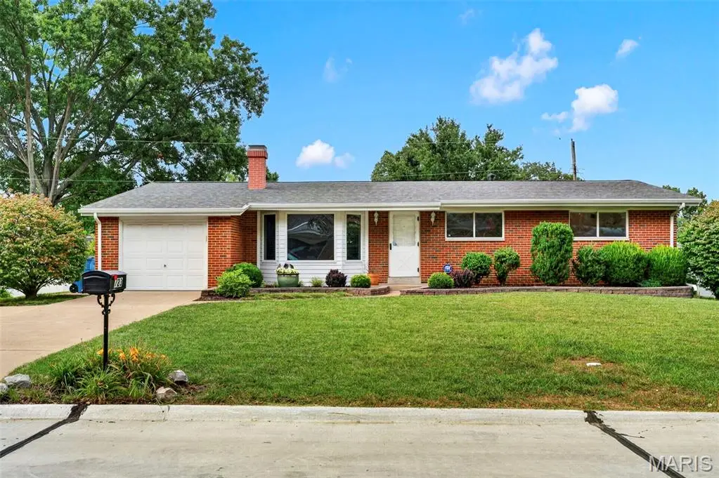 723 Woodward Drive, Saint Louis, MO 63125 - #1