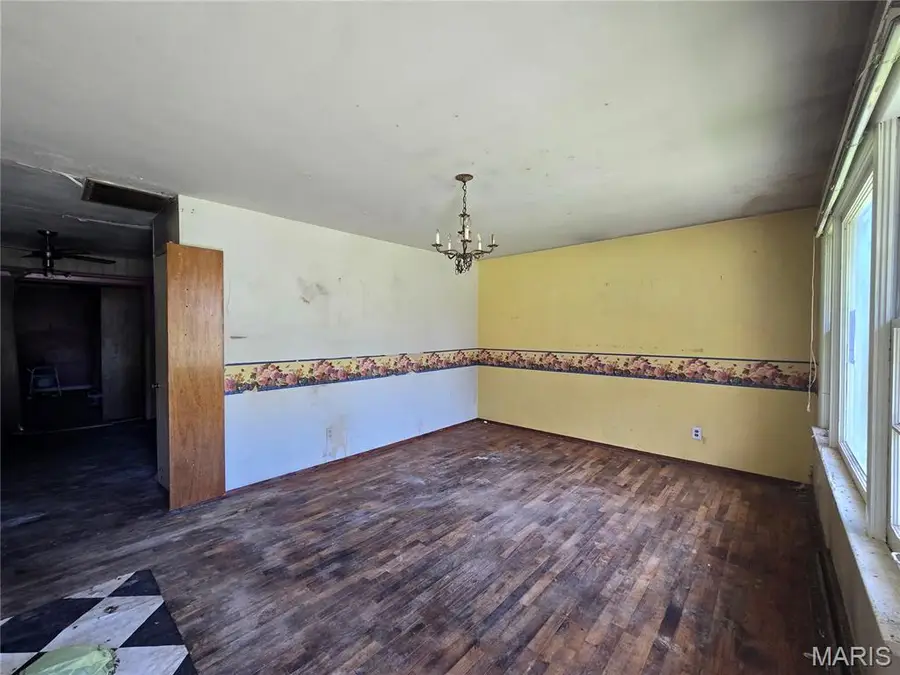 905 S Prairie St, Sikeston, MO 63801 - #2