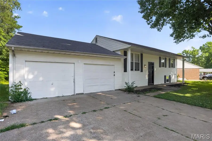 12083 Garden Lane, Saint Louis, MO 63138 - #2