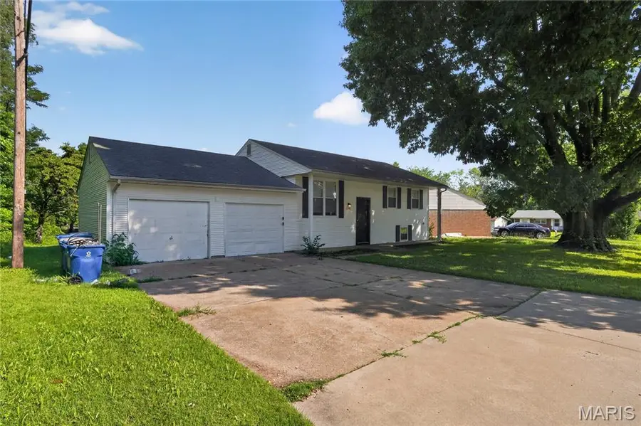 12083 Garden Lane, Saint Louis, MO 63138 - #3