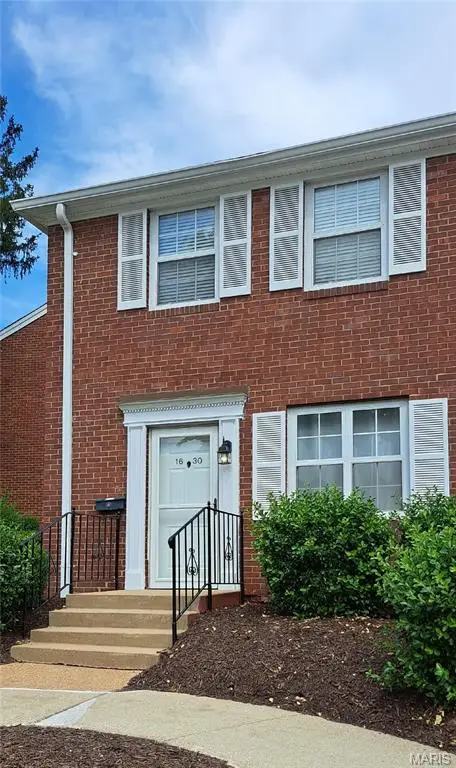 1630 E Swan Circle, Brentwood, MO 63144