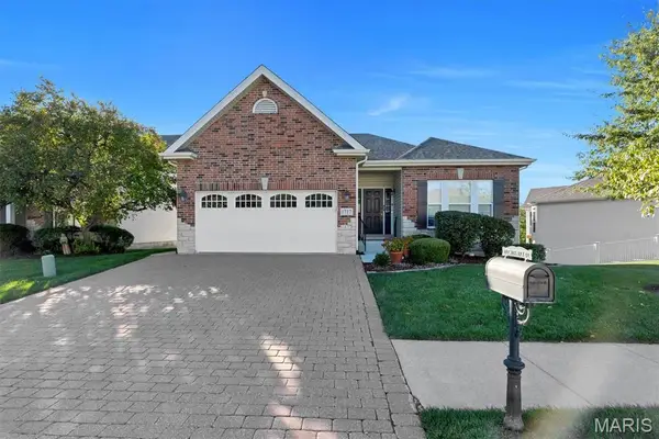 1717 Moss Rock Drive, St Charles, MO 63303