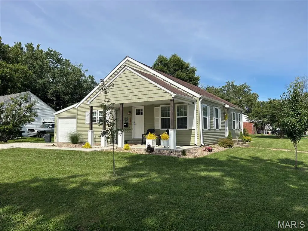 102 Circle Dr, Shelbina, MO 63468 - #1