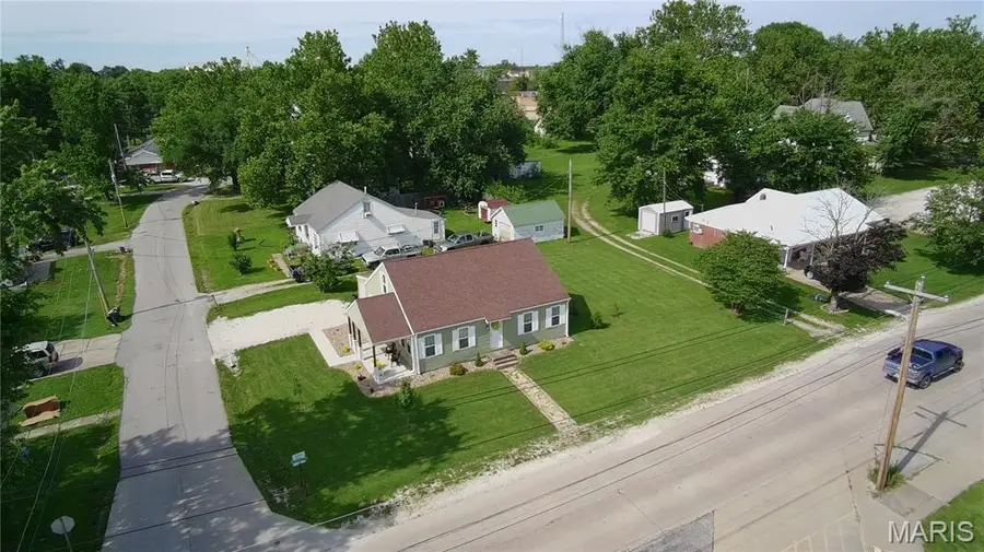 102 Circle Dr, Shelbina, MO 63468 - #2