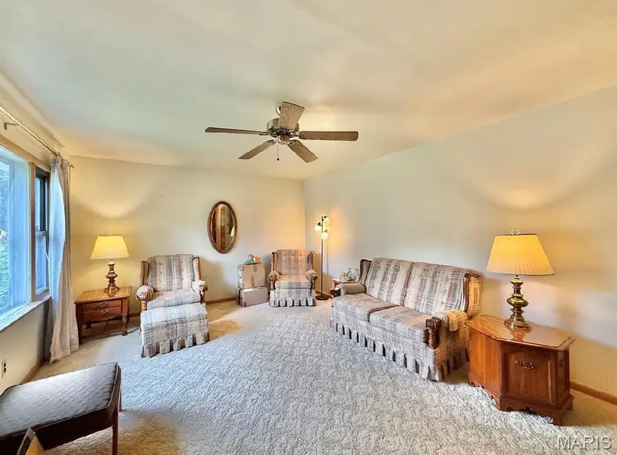 7127 Becker Road, Oakville, MO 63129 - #3