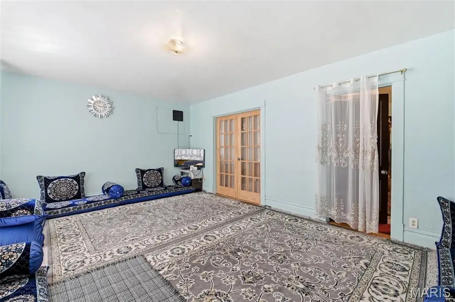 3945 S Grand Boulevard, Saint Louis, MO 63118 - #2