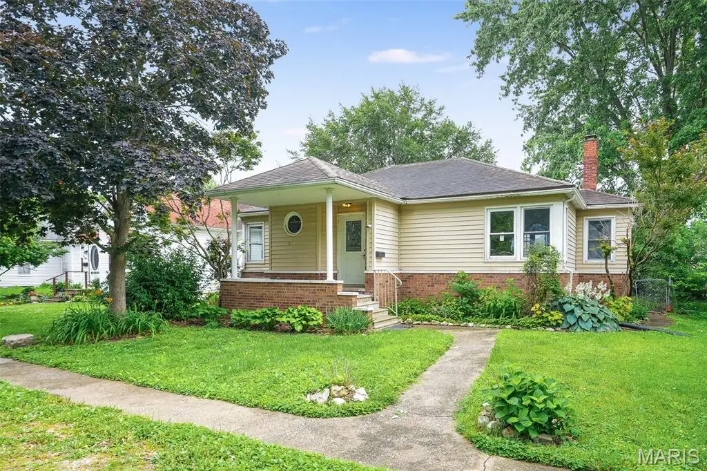 217 W Walnut Street, Benld, IL 62009 - #1