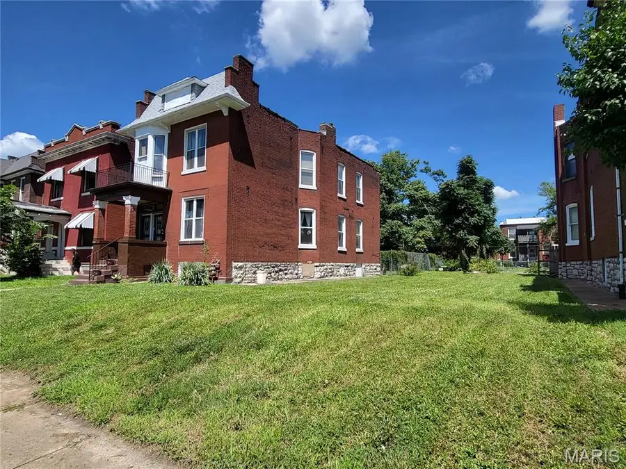 4509 Adelaide Avenue, Saint Louis, MO 63115 - #3