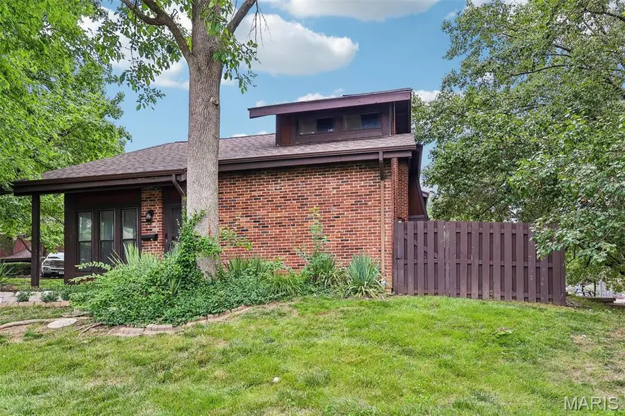 1031 Tavistock Circle, Saint Louis, MO 63129 - #2