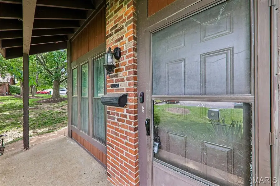 1031 Tavistock Circle, Saint Louis, MO 63129 - #3