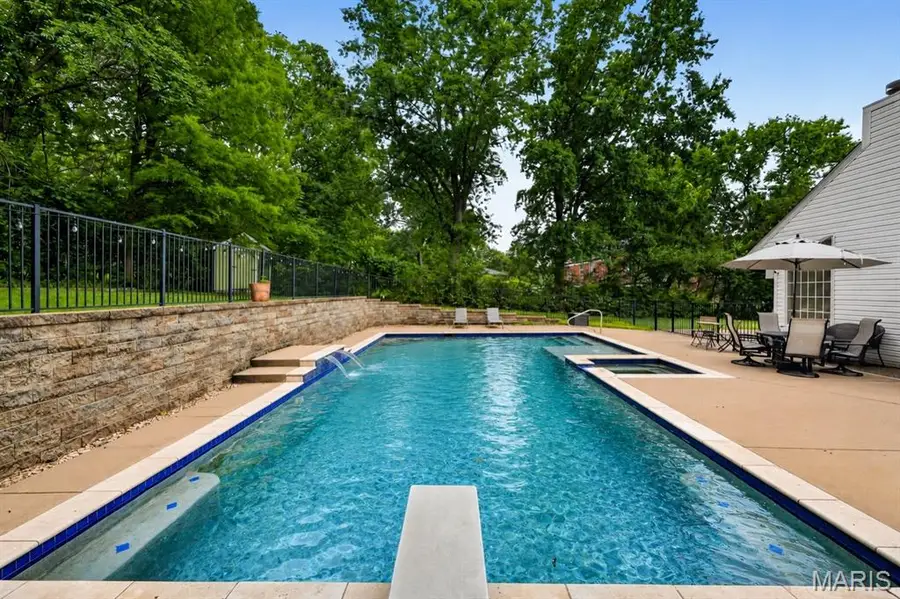28 Berkshire Drive, Saint Louis, MO 63117 - #2