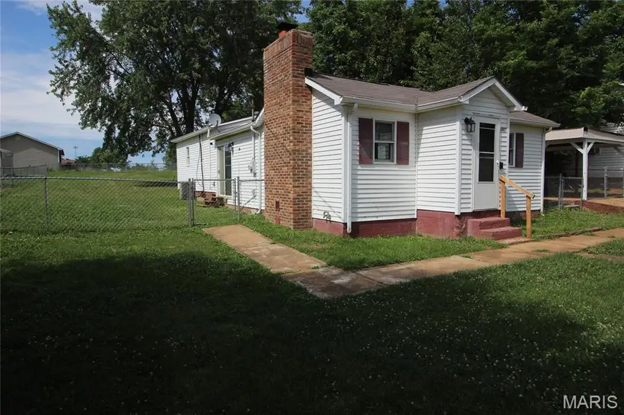 1405 E Chestnut Street, Desloge, MO 63601 - #2