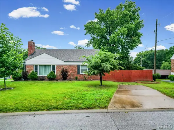 7045 Deerpath Drive, Affton, MO 63123