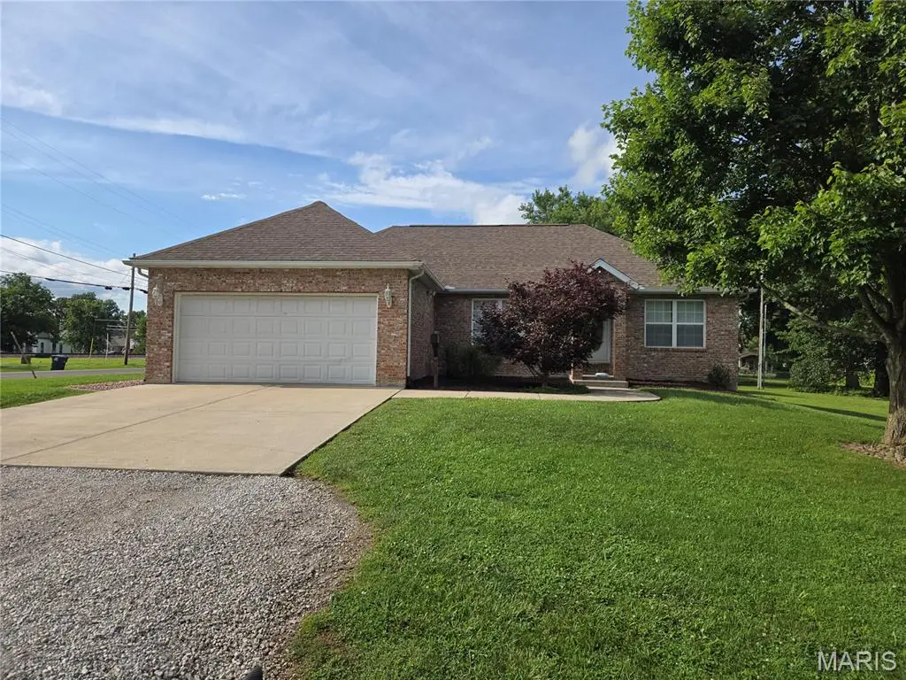 403 E 2nd South Street, Mount Olive, IL 62069 - #1