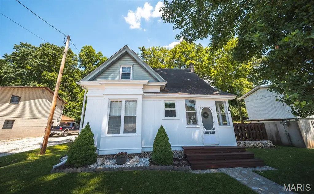 107 N Market Street, Grafton, IL 62037 - #1
