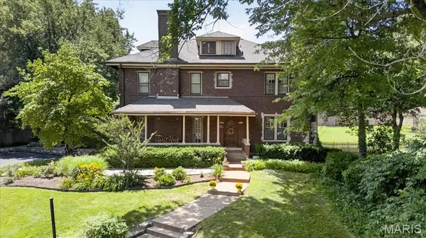 7186 Delmar Boulevard, University City, MO 63130