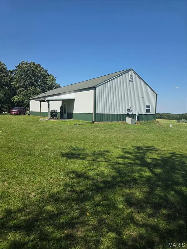 889 Hagen Drive, St Clair, MO 63077