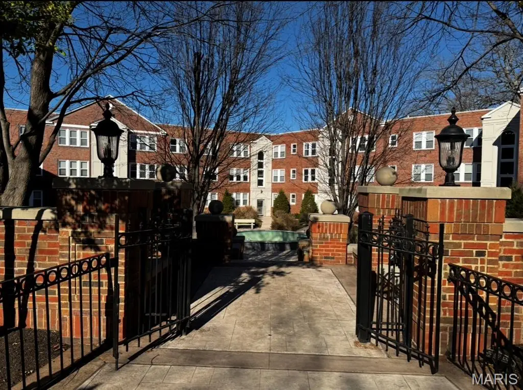 7743 Kingsbury Boulevard #21, Clayton, MO 63105 - #1