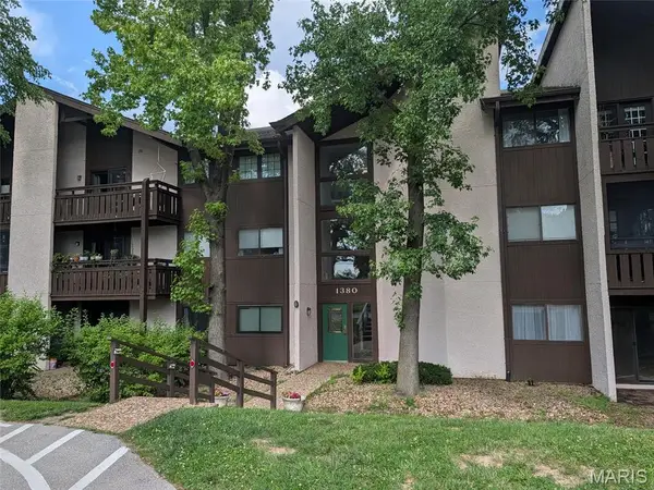 1380 Heritage Landing #7, St Charles, MO 63303