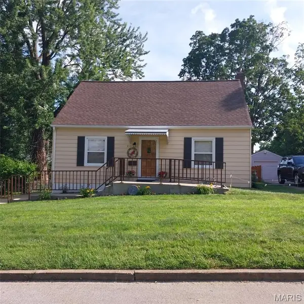 915 Mcdonough Street, St Charles, MO 63301