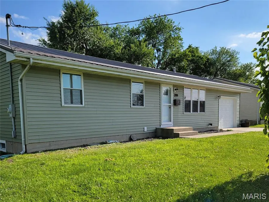 908 W Jackson Avenue, Owensville, MO 65066 - #2