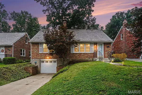90 Greendale Drive, St Louis, MO 63121