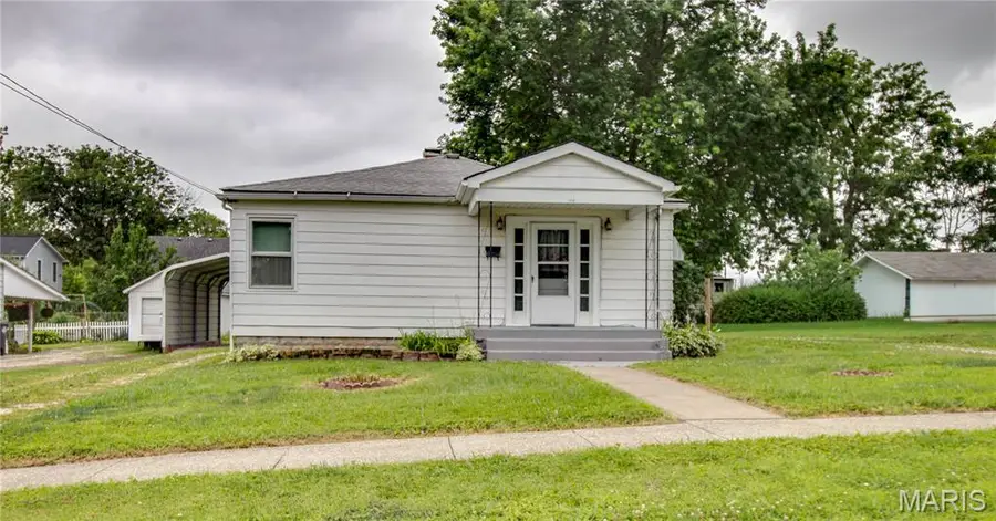 208 E Exchange Street, Jerseyville, IL 62052 - #2