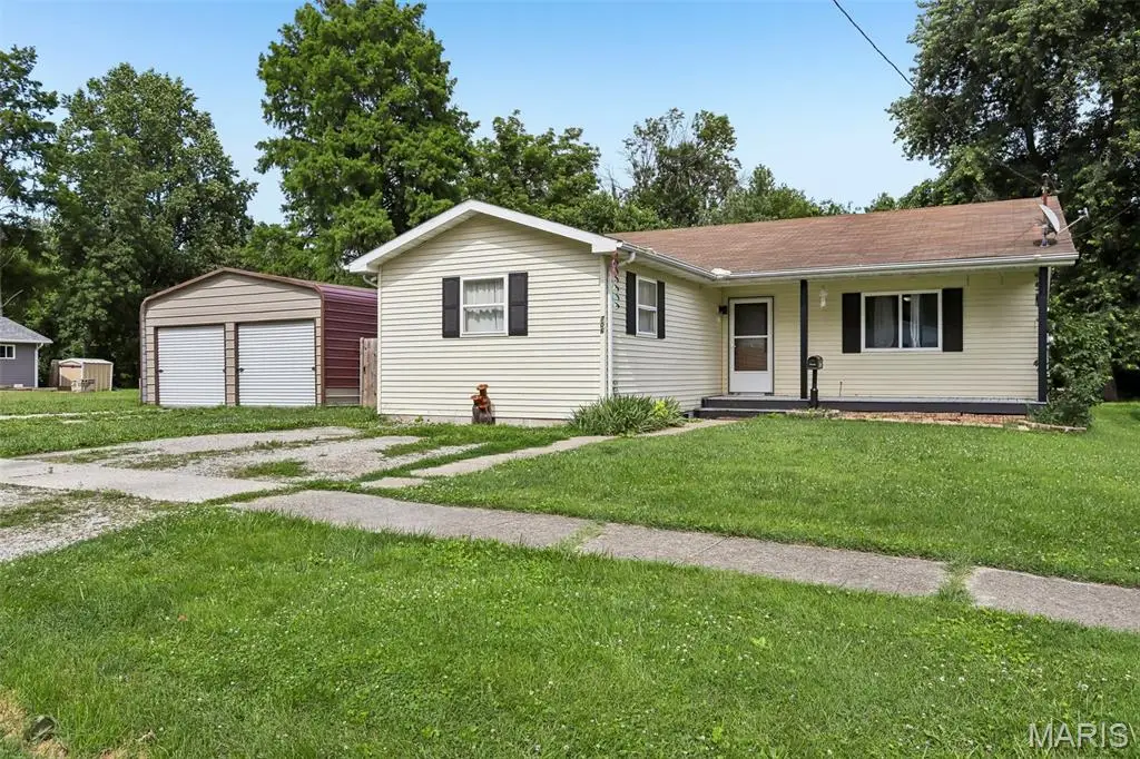 706 N Locust Street, Litchfield, IL 62056 - #1