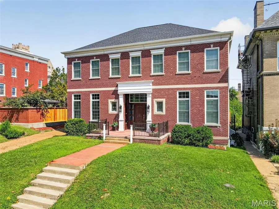 5285 Washington Place, Saint Louis, MO 63108 - #3
