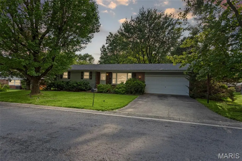 24 Cardinal Lane, Highland, IL 62249 - #1