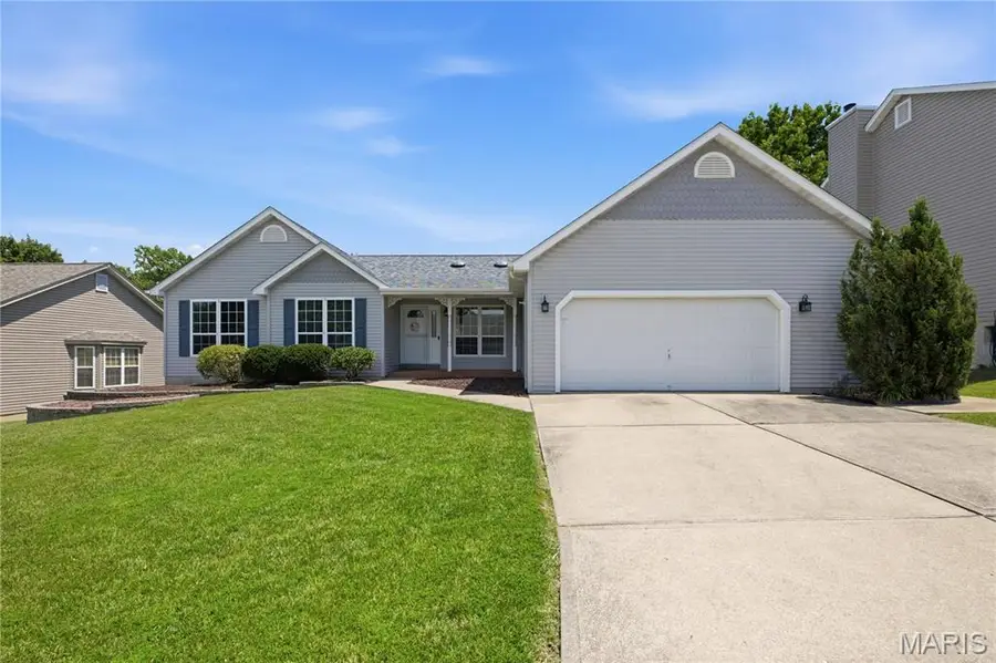 831 Glencorse Drive, Saint Peters, MO 63304 - #2