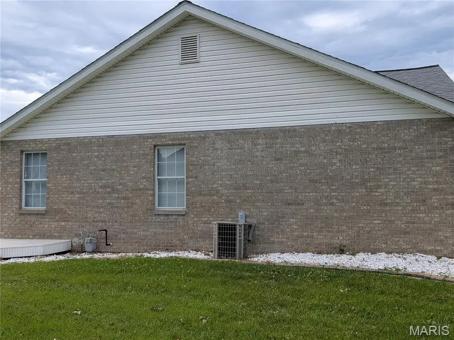 521 Grand Avenue, Waterloo, IL 62298 - #3
